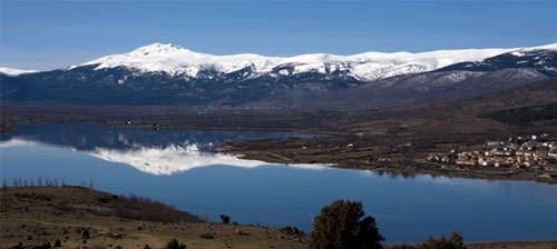 20090309221135-penalara-se-refleja-en-embalse-de-pinilla-valle-del-lozoya-desde-sabinar-or